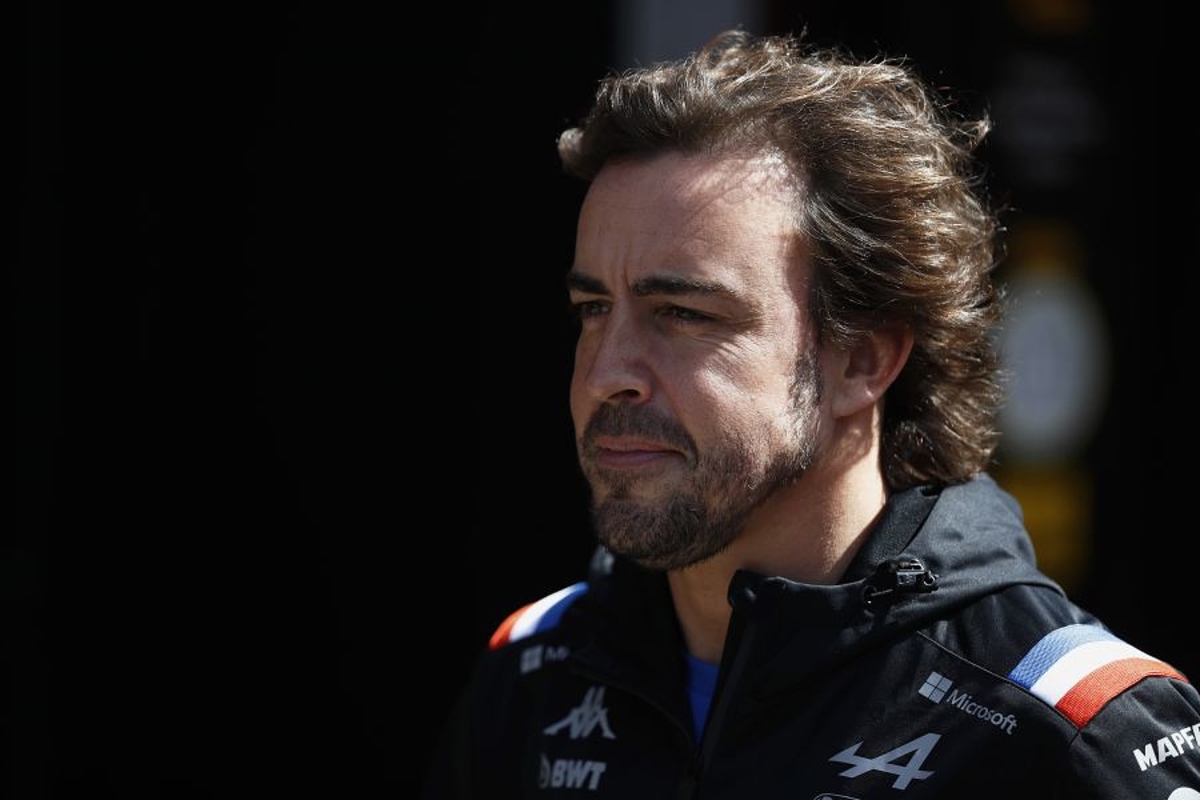 Alonso makes stunning Aston Martin move