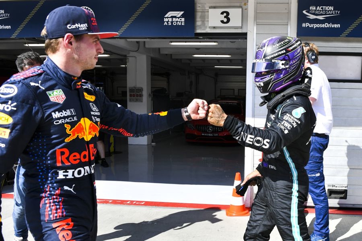 Schumacher ziet 'gespannen situatie': "Verstappen en Hamilton gaan vaker botsen"