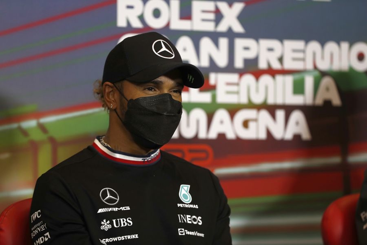 "La gente está siendo demasiado dura con Lewis Hamilton"