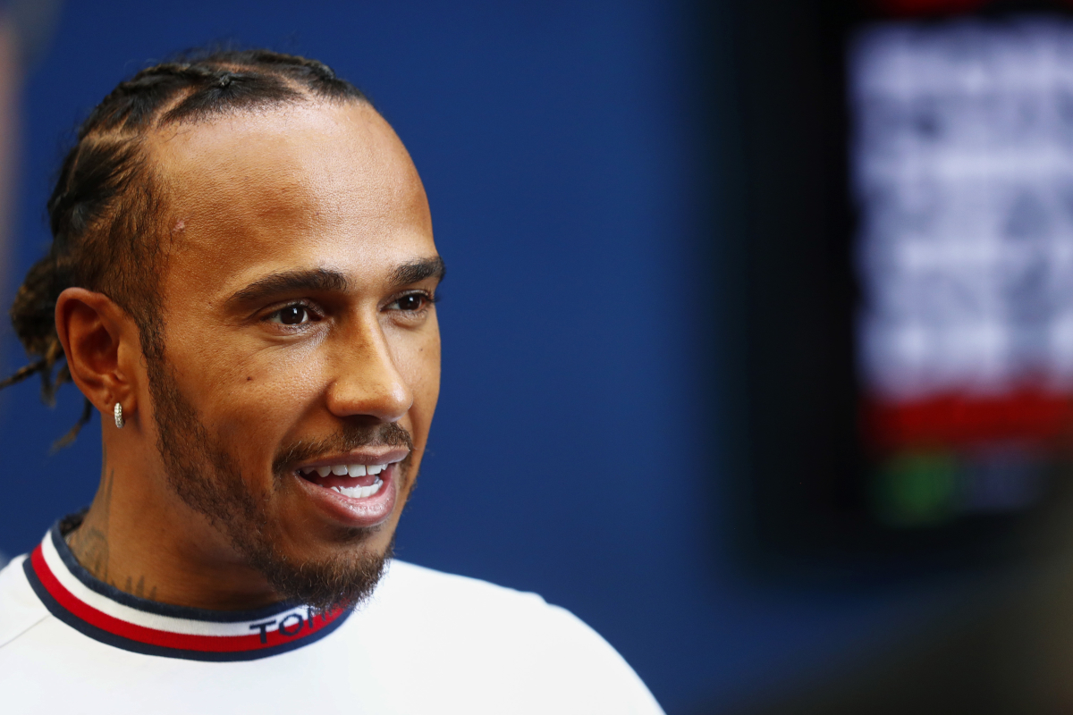 Lewis Hamilton: Imagina que eres la única persona blanca en el paddock