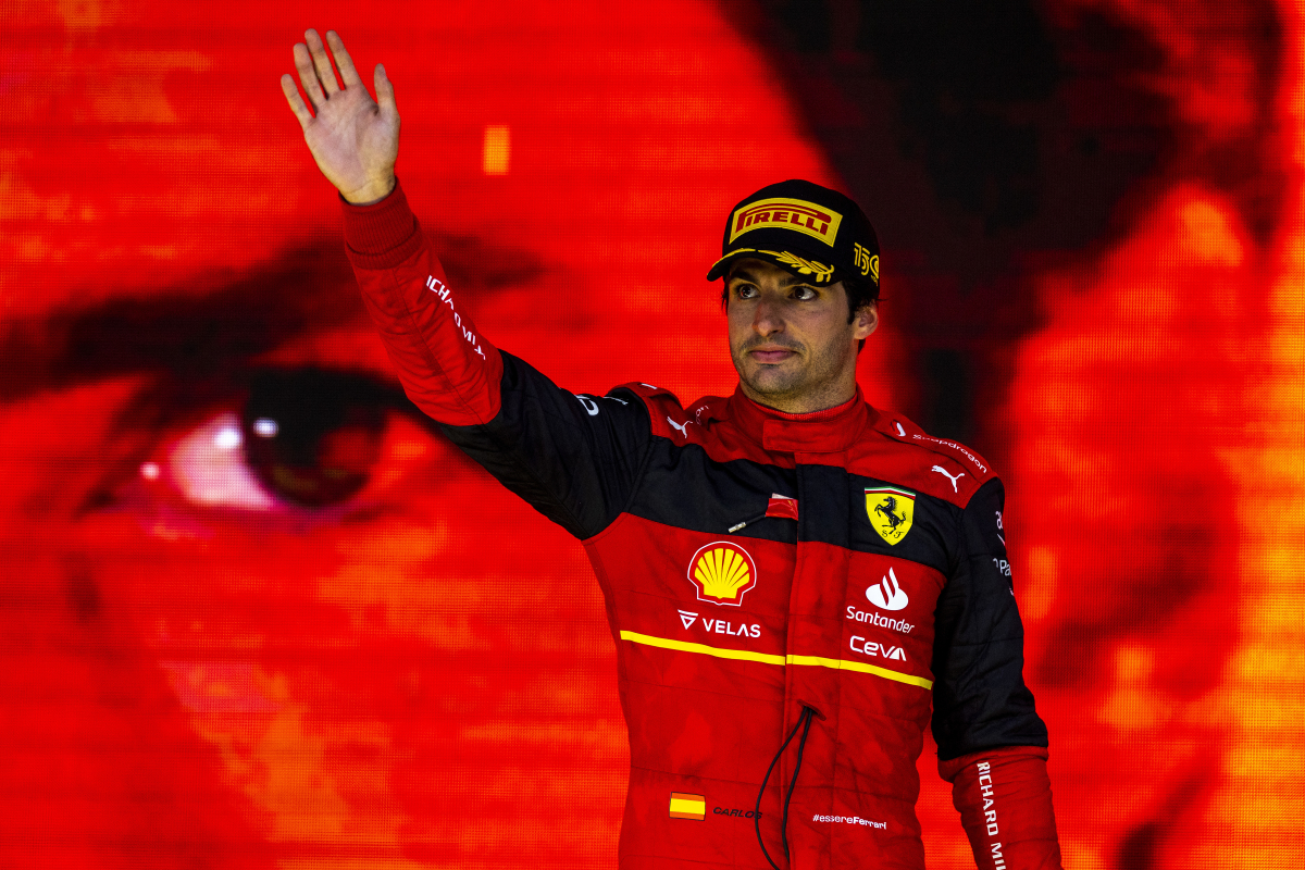 Sainz muestra su nuevo Ferrari Competizione