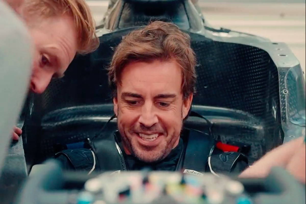 VIDEO: El detrás de cámaras del primer día de Alonso en Aston Martin