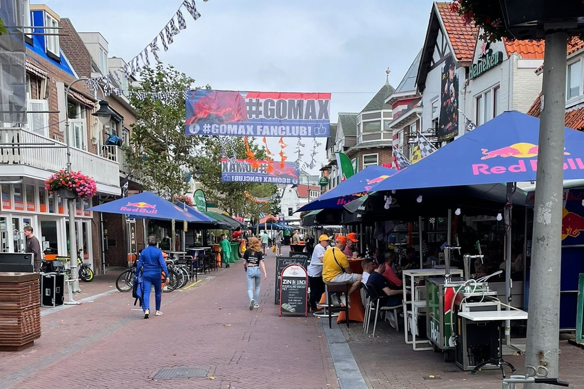 De horeca in Zandvoort: hoe zijn de prijzen voor een biertje of een pizza?