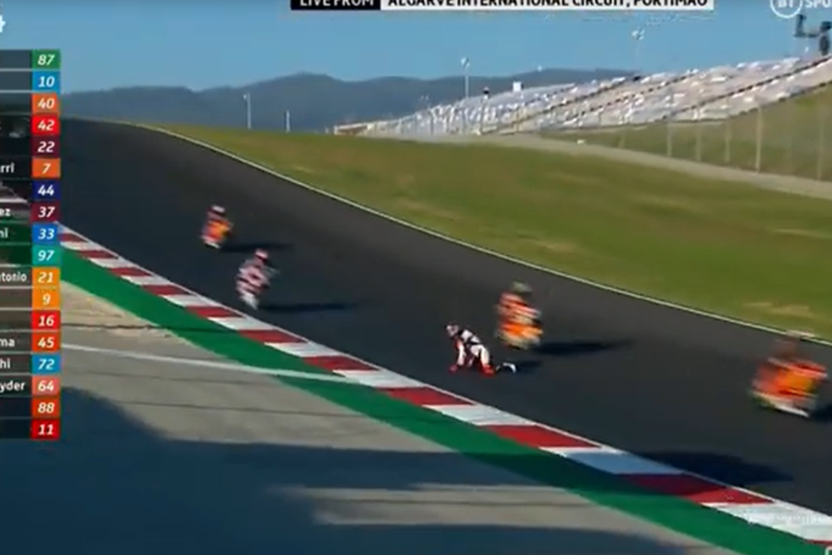 Moto2-coureur Aron Canet ontsnapt op het nippertje aan horrorcrash
