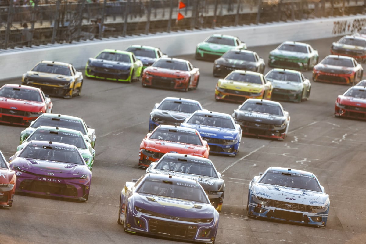 A generic image of a NASCAR Cup Series race at Iowa Speedway
