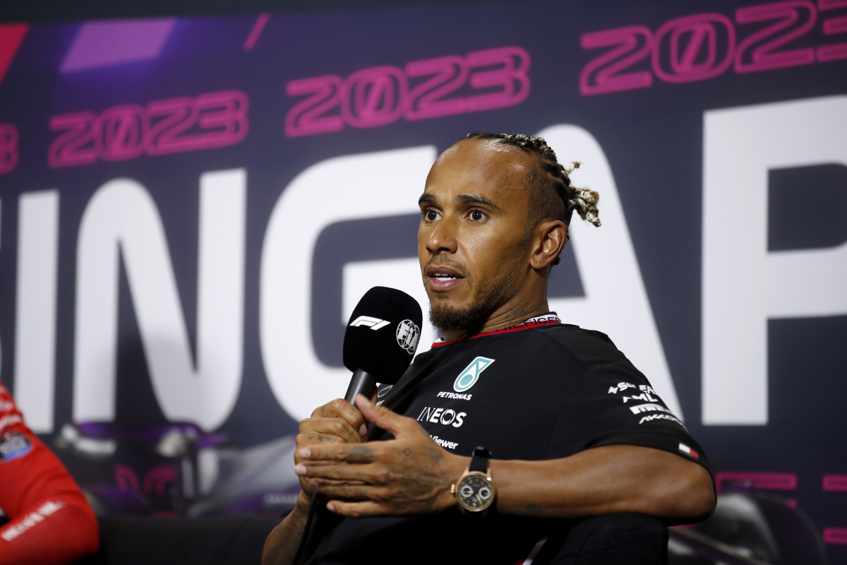 Hamilton suffered annoying itch that forced him to drive one-handed in Singapore