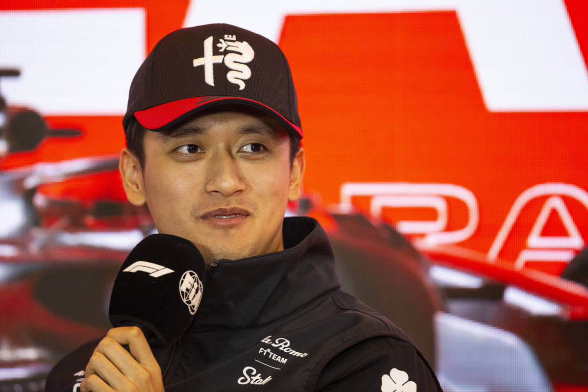 Zhou gaat in op geruchten over toekomst in F1: "Boeit me eerlijk gezegd geen reet"