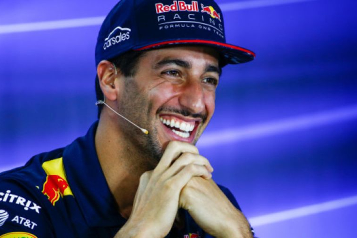 VIDEO: Ontmoeting tussen Grid Kid en Ricciardo verliep niet heel soepel