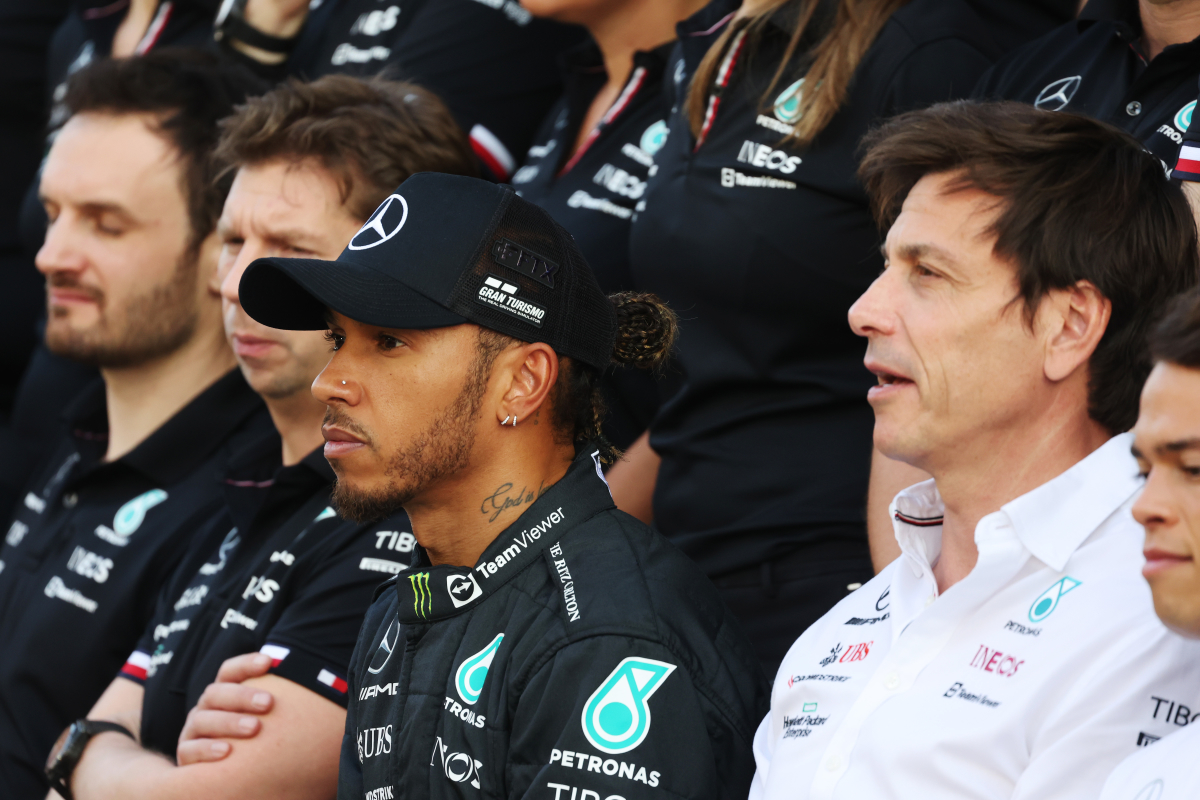 Hamilton: "Es bueno el podio de Russell, para el equipo"