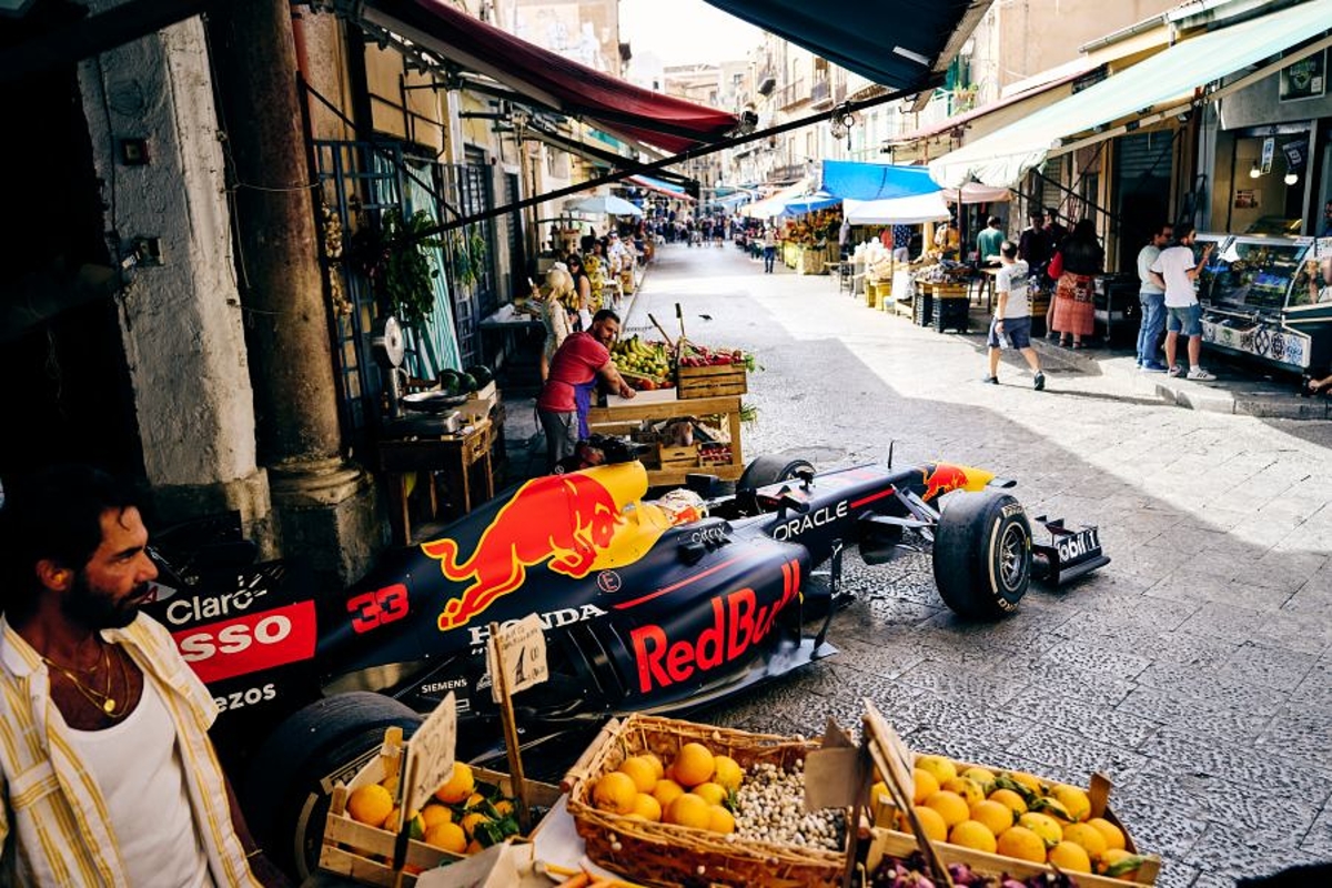 WATCH - Verstappen goes for a spin in Palermo ahead of Italian GP