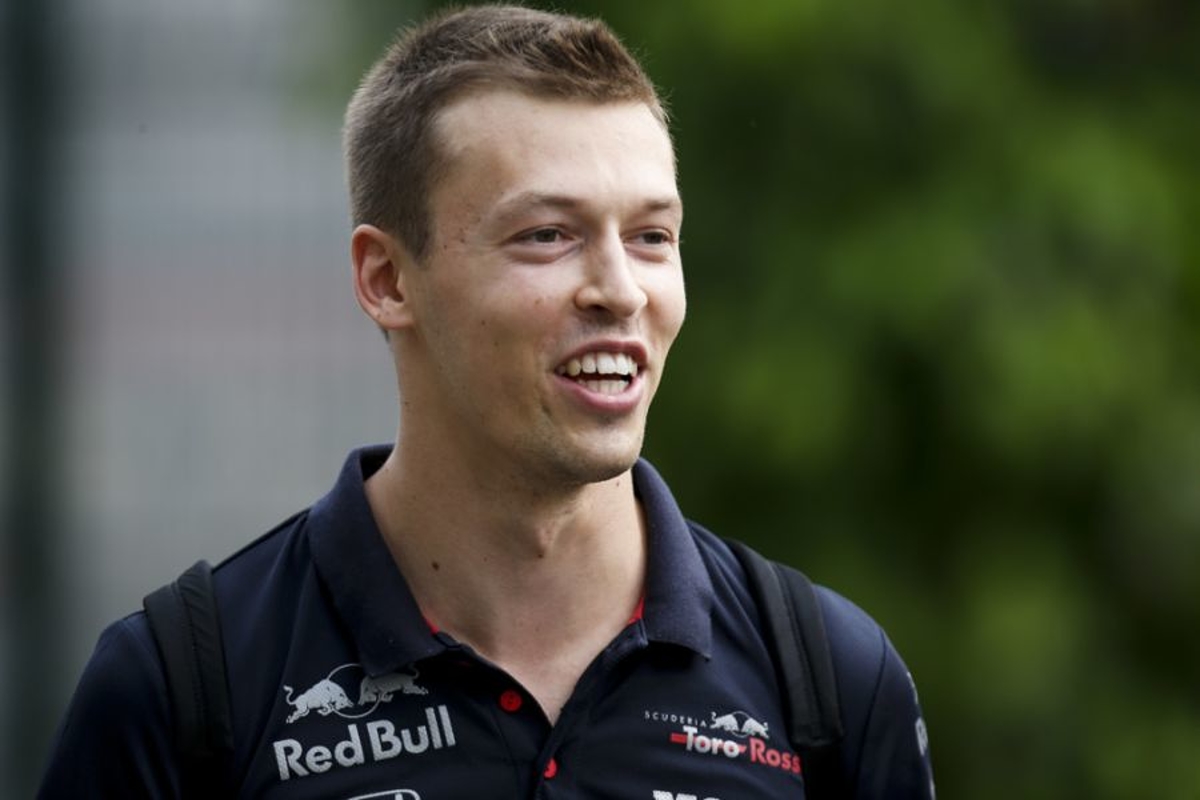 Kvyat gaat mogelijk tegen FIA in: 'Misschien zet ik die helm gewoon op'