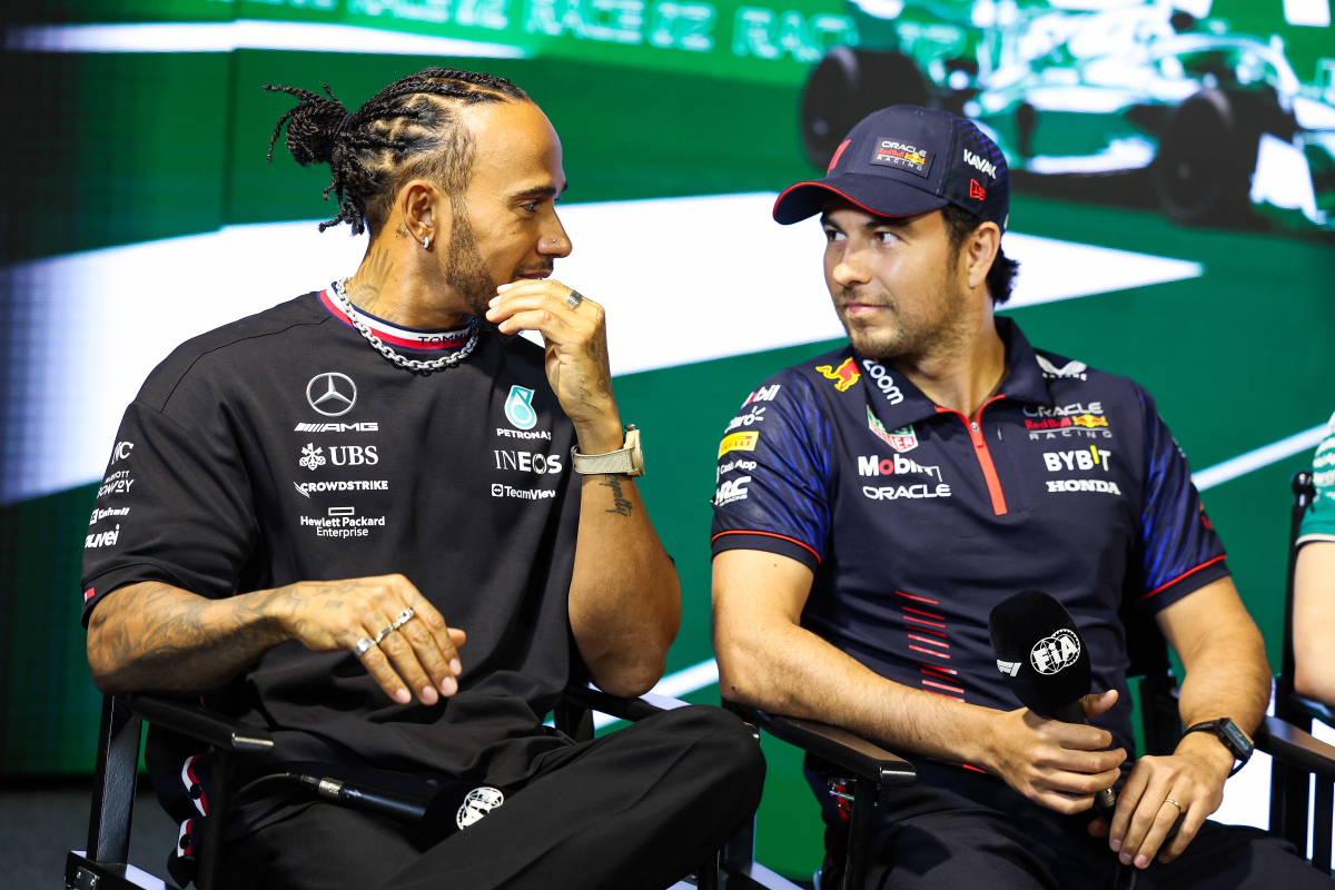 Lewis Hamilton bromea con Checo Pérez: ¡Vengo a buscarte!