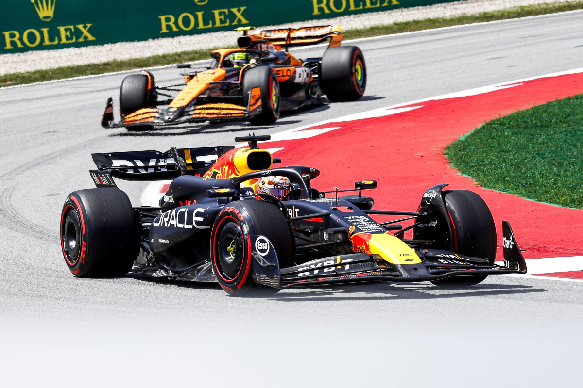 Verstappen moest "heel verdedigend" rijden voor de winst in Spanje: "McLaren ontzettend snel"