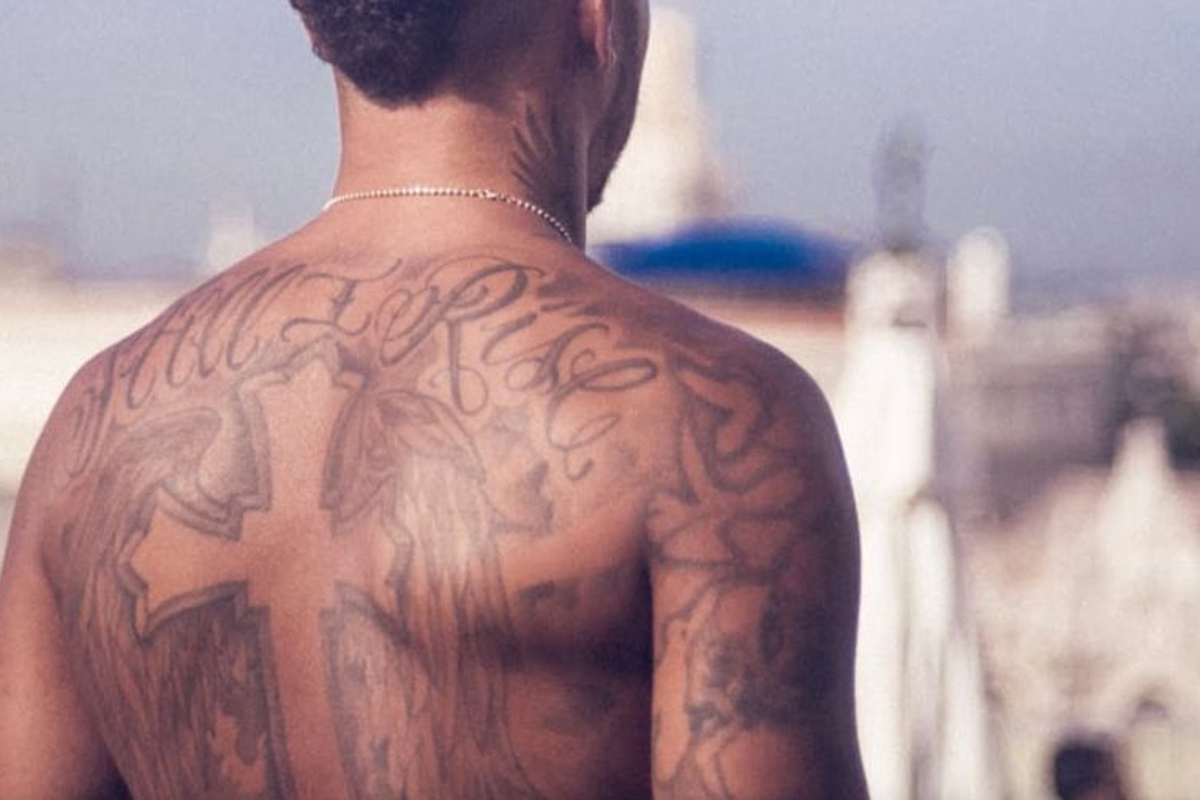 Hamilton over 'Still I Rise'-tatoeage: "Metafoor voor tegenspoed"
