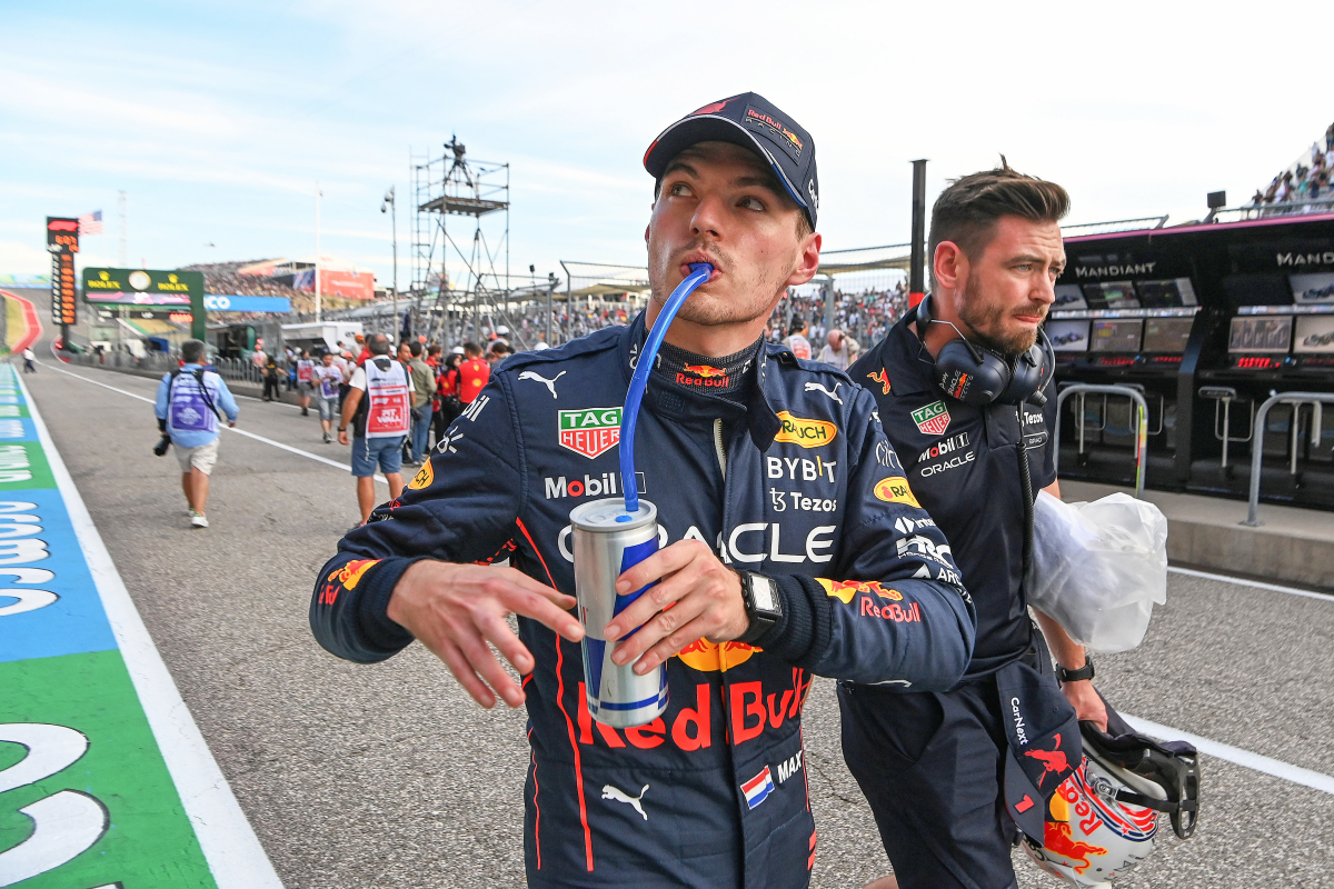 Wanneer zet Red Bull Racing een verplichte rookie achter het stuur tijdens VT1?