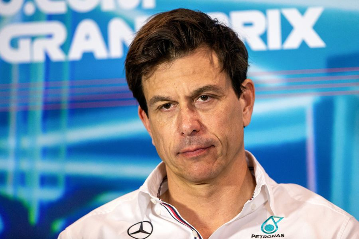 Mercedes pace "not acceptable" - Wolff