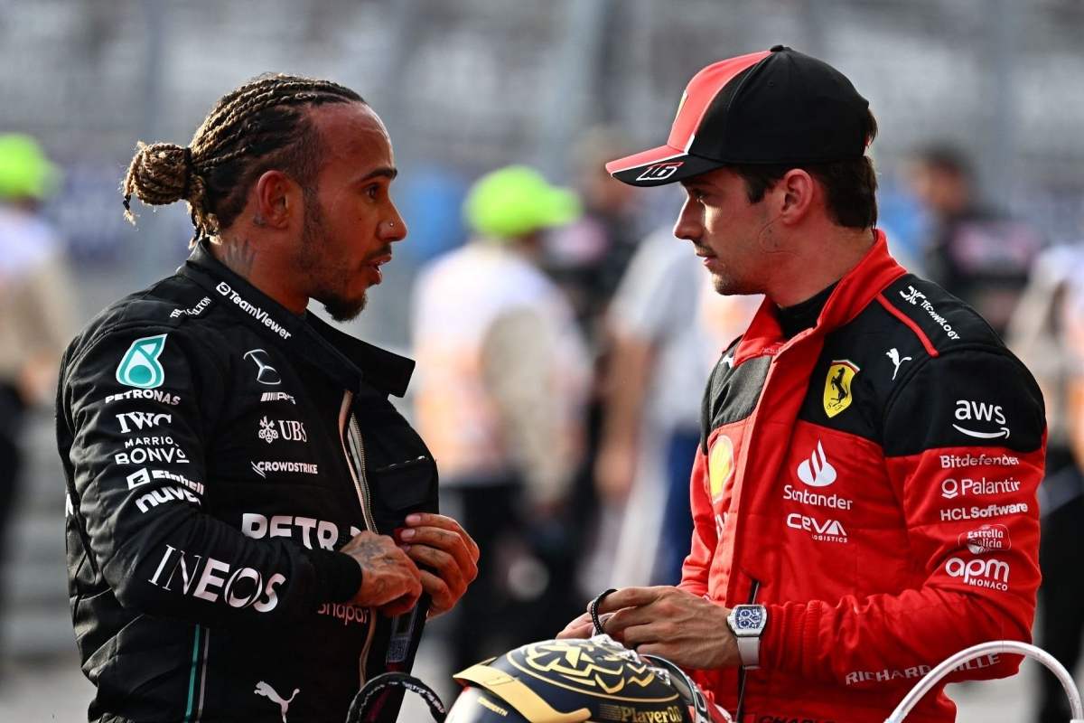 Hamilton over contact met Ferrari-topmannen: "Verder dan dat gaat het niet"