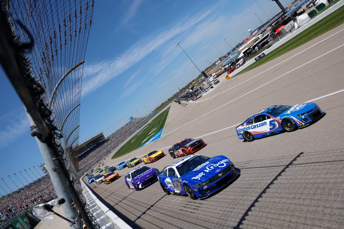 An image of a NASCAR Cup Series race at Kansas Speedway