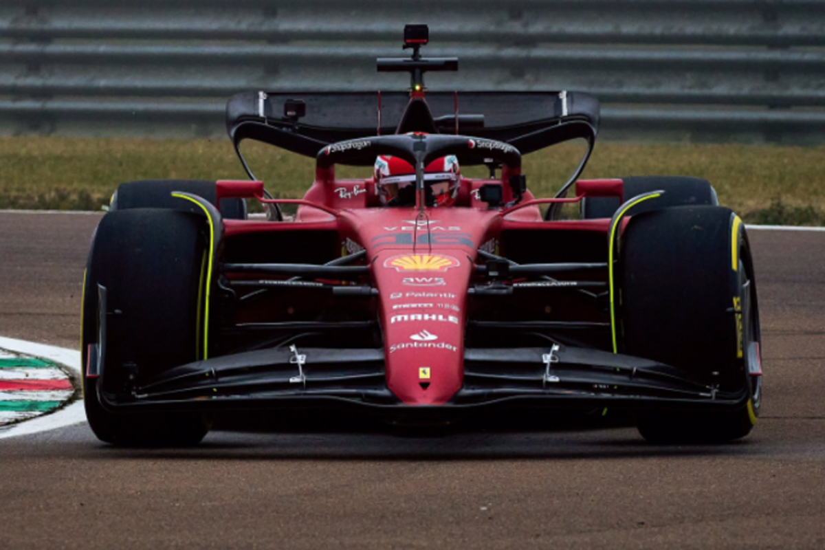 VÍDEO: Ferrari envía al F1-75 de Sainz a la pista de Barcelona