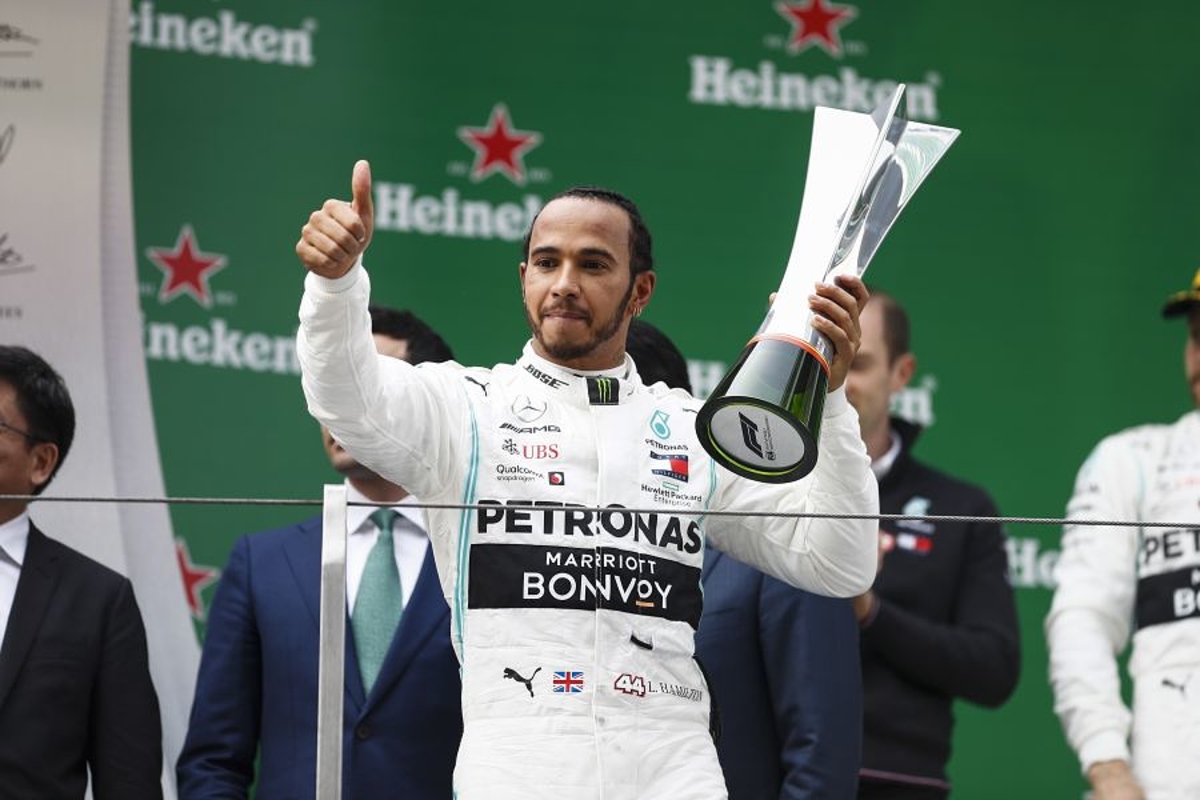 Hamilton heeft geen flauw benul: 'Geen idee hoeveel punten ik voorsta op Vettel'