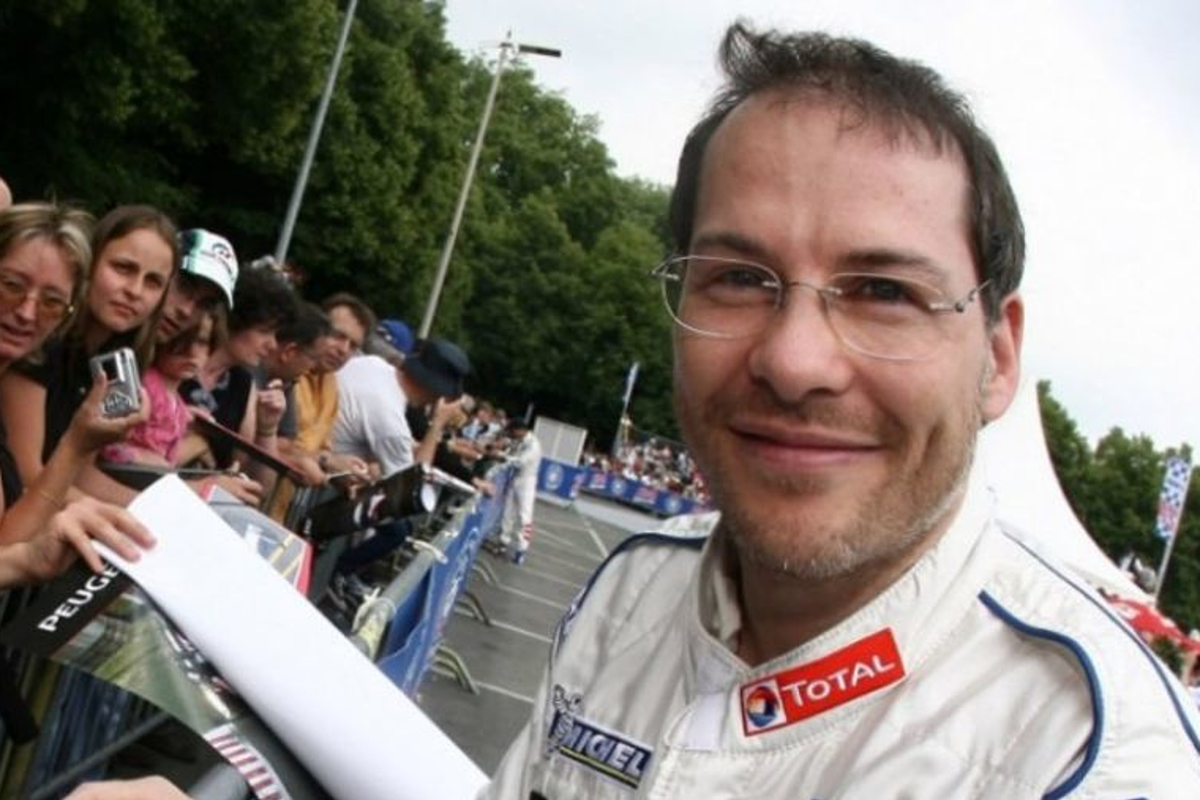 VIDEO: Villeneuve geeft gas tijdens de kwalificatie op Spa in 1998