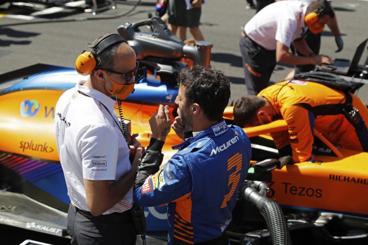 Ricciardo "leeft mee" met Verstappen na crash: "Hamilton ging er te hard in"