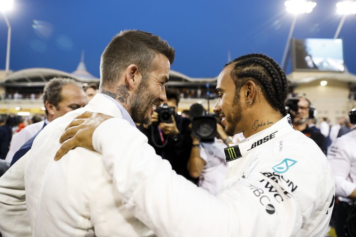 Mercedes replica la icónica escena del documental de Beckham con Hamilton y Russell