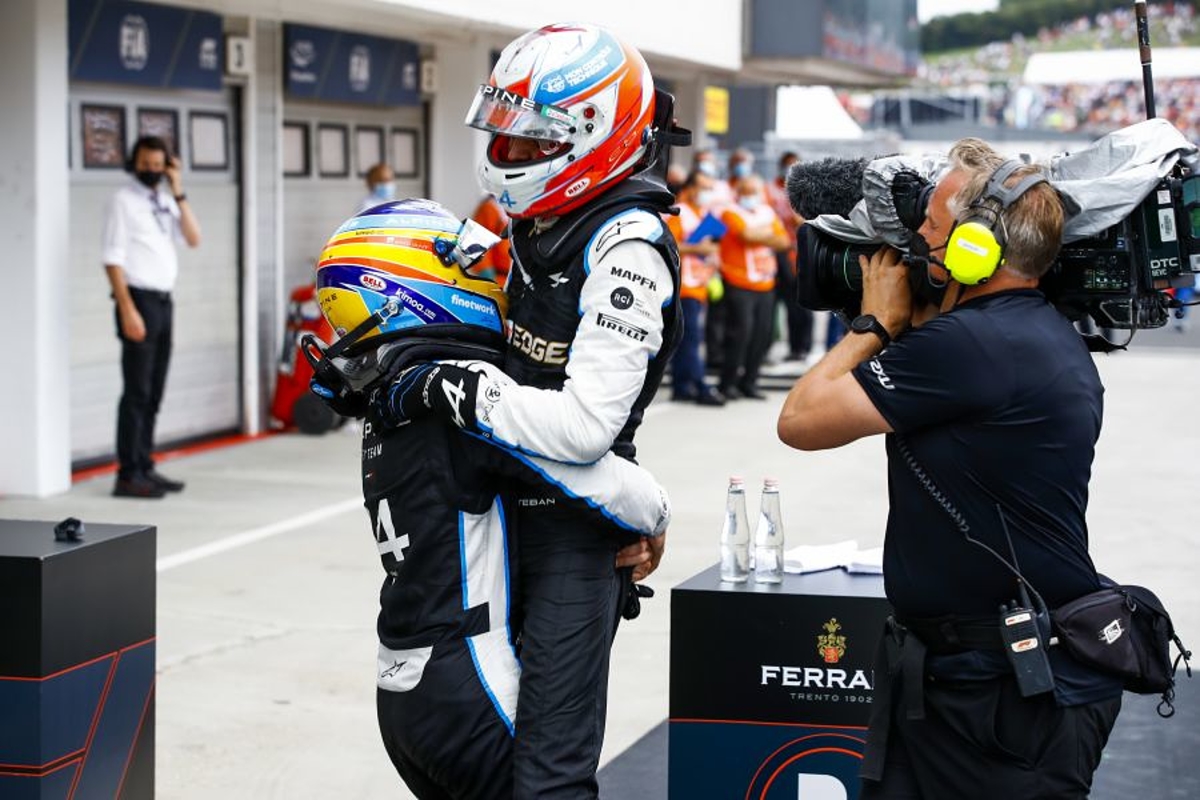 Ocon over teamgenoot Alonso: "Ik heb geen enkel probleem met hem"