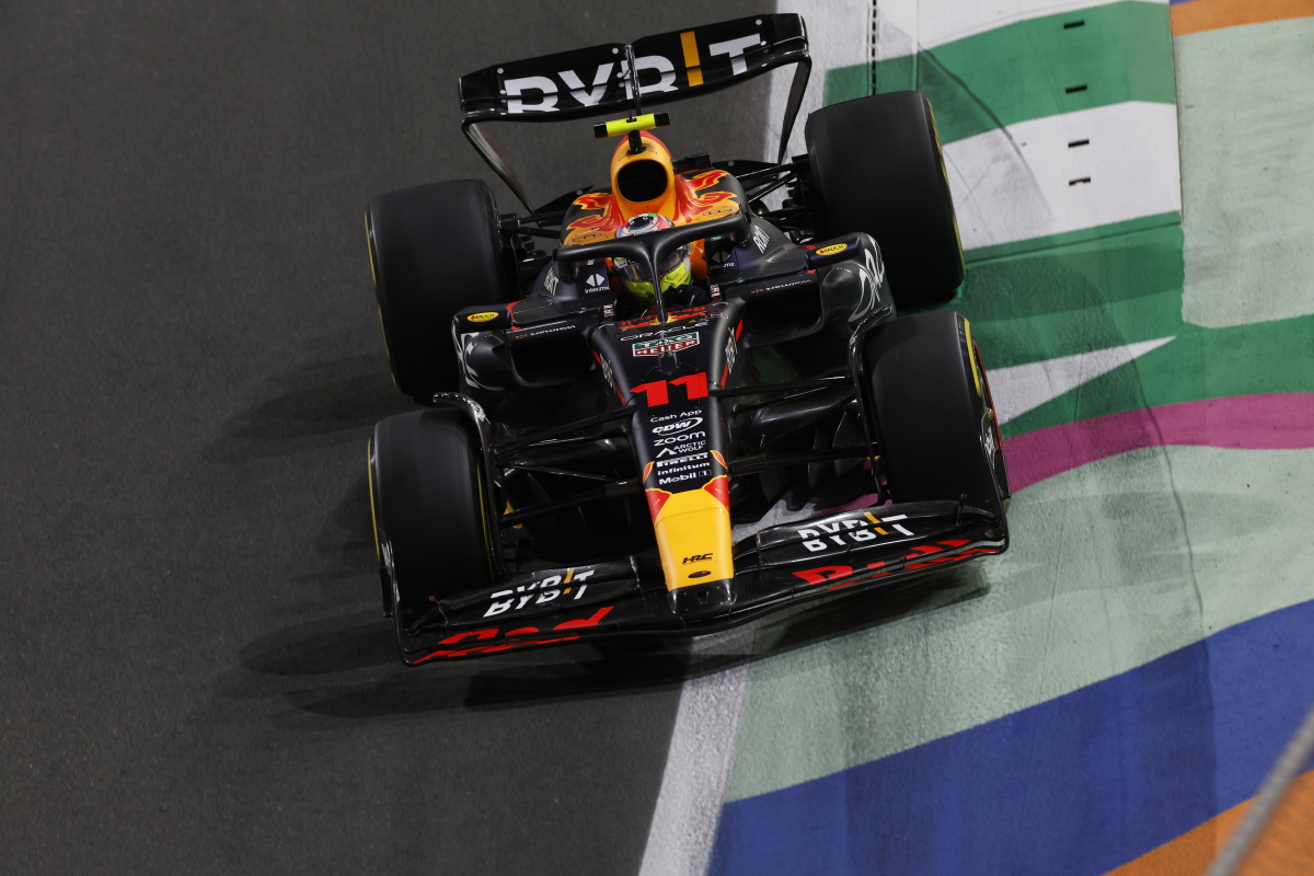 Checo Pérez brilla en la FP3 del Gran Premio de Arabia Saudita