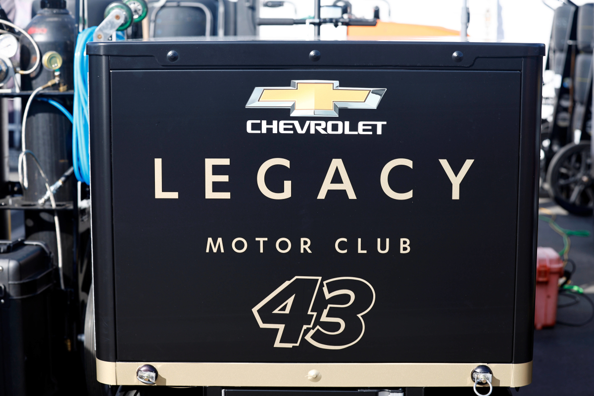 A generic image of Legacy Motor Club's logo on a storage box