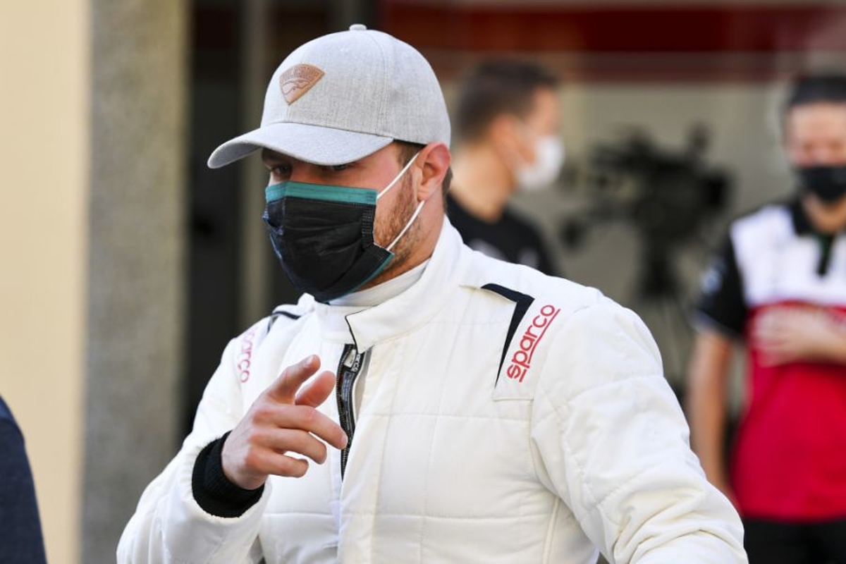 Bottas keek zijn ogen uit: "Toewijding van Hamilton neem ik mijn petje voor af"