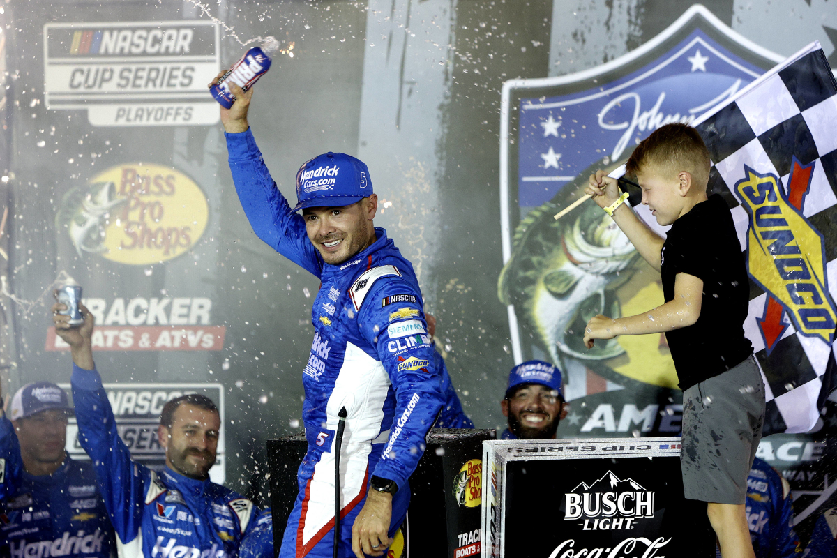 NASCAR Bristol Results: Larson DOMINATES under the lights as Hamlin rescues playoff bid