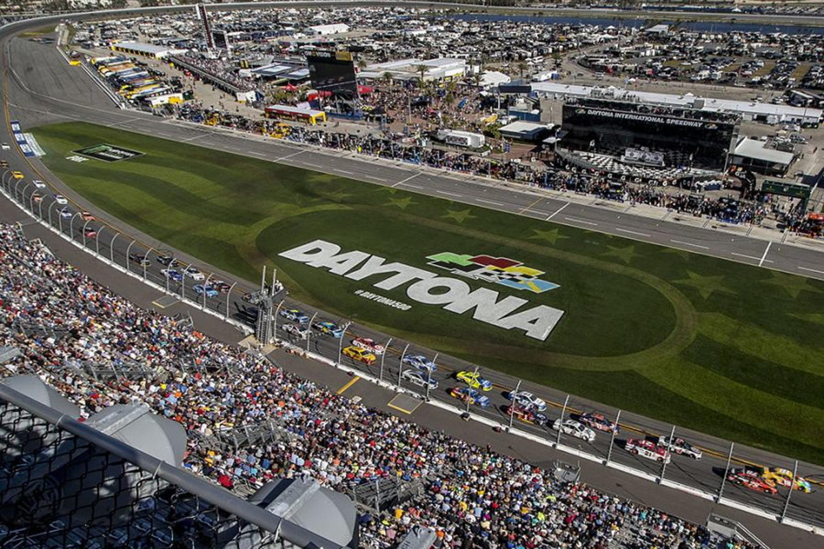 ¿Cómo ver las 500 millas de Daytona de la NASCAR?