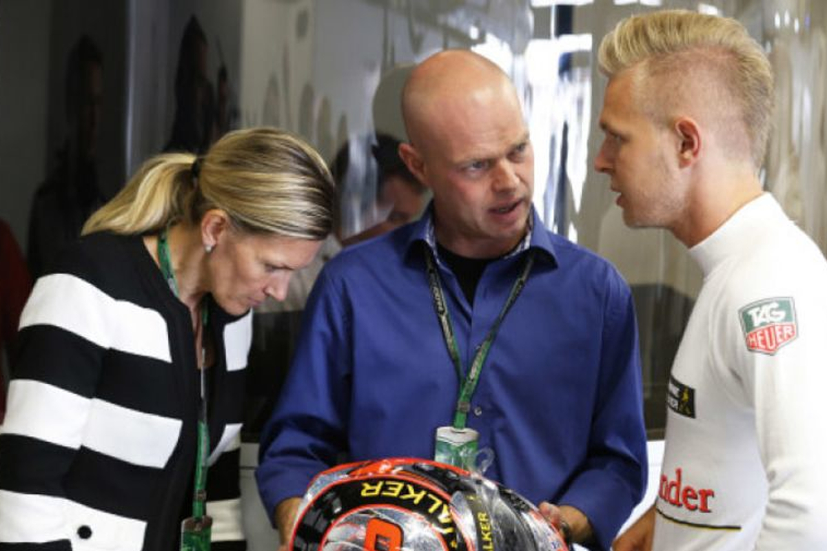 Magnussen wants to race with his dad
