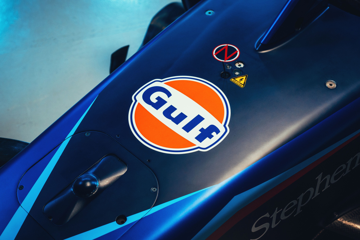 FIRST LOOK: Williams launch Gulf partnership with the FW45