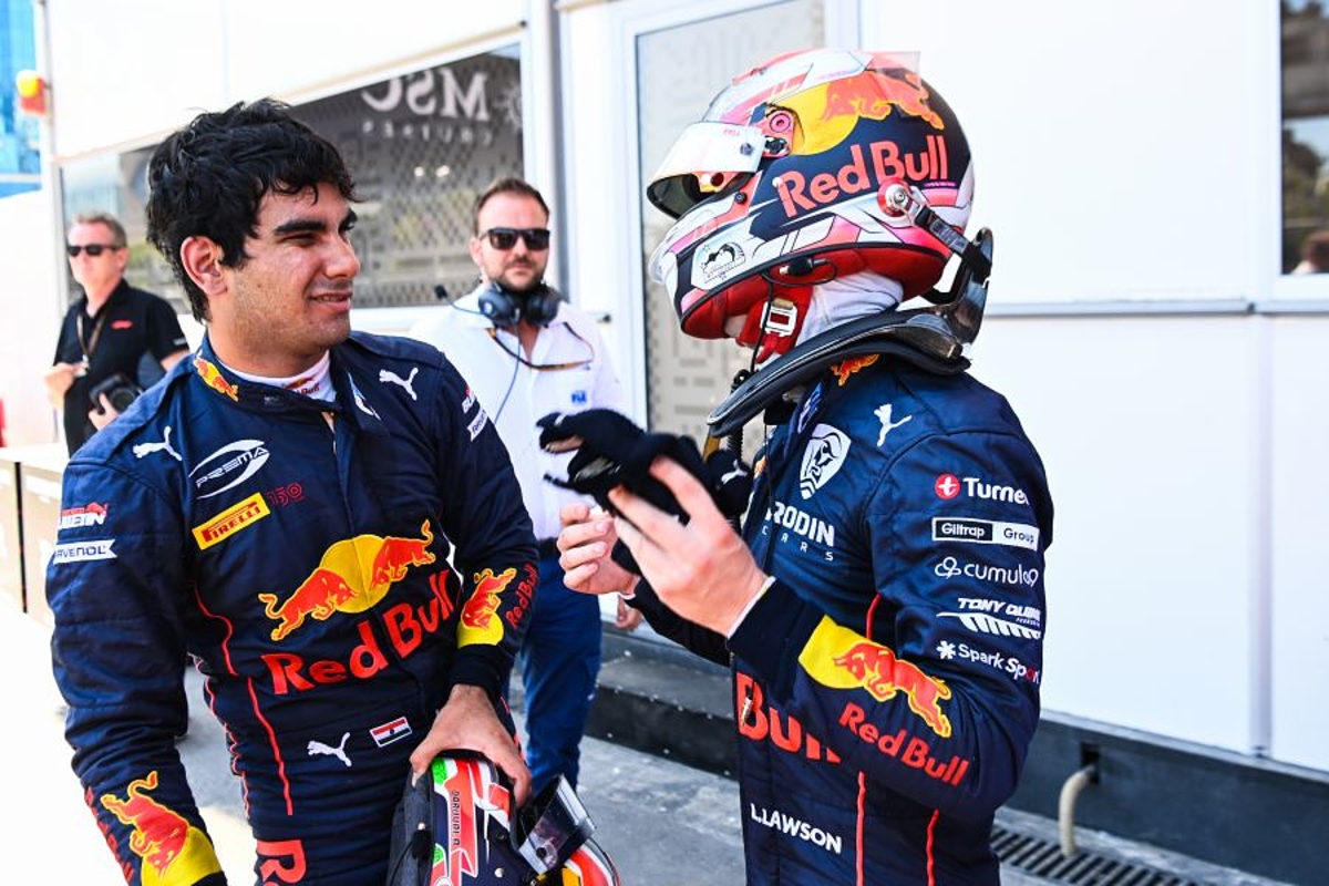 Red Bull neemt fans mee tijdens debuut Lawson voor Red Bull in Abu Dhabi | F1 Shorts