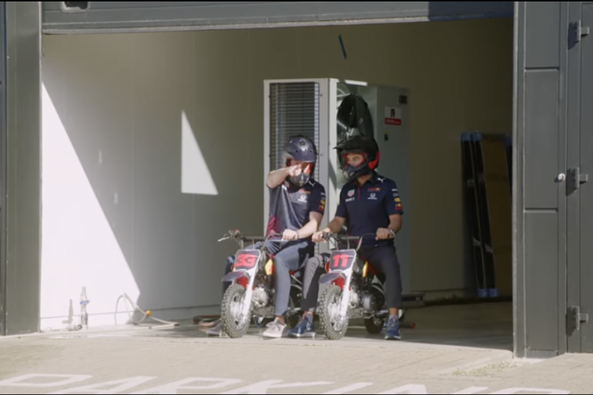 VIDEO: Verstappen en Pérez zorgen voor chaos in de Red Bull-fabriek