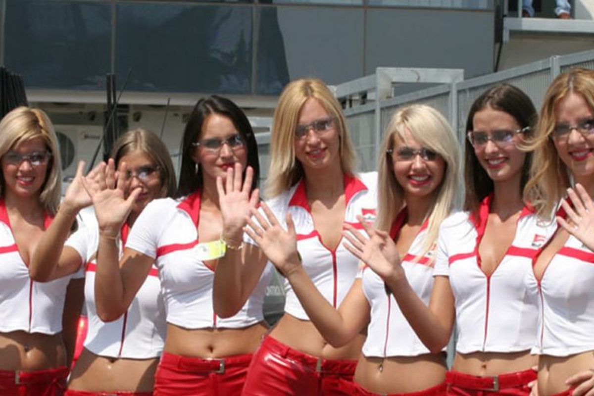 Ecclestone Slams F1 Over Grid Girls