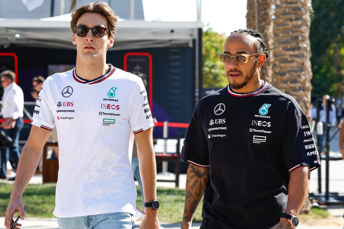 Russell was kwaad op Mercedes-ploegmaat Hamilton tijdens Q3: "Wat de f*** doet hij"
