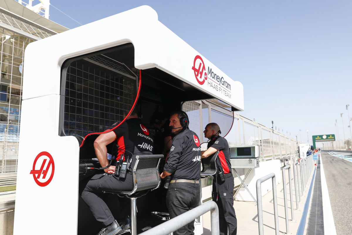 Haas saves $250,000 with innovative 'mini pit wall'