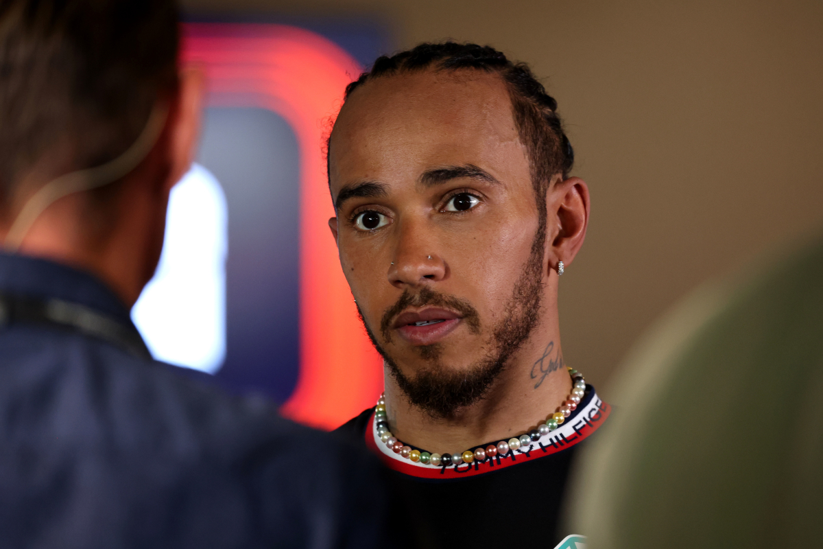 Hamilton tijdens evenement sponsor Mercedes uitgeroepen tot 'achtvoudig' kampioen