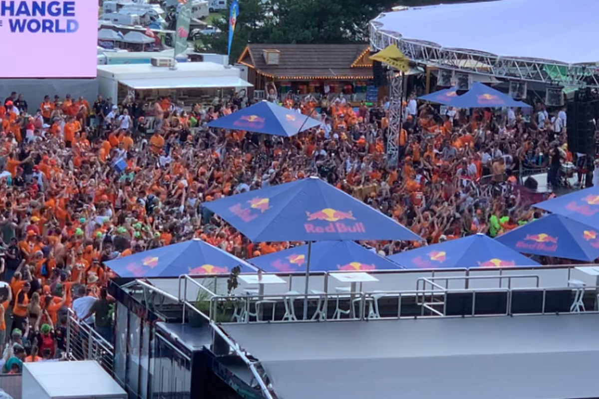 Totale gekte op oranjecamping in Oostenrijk: 'Van links, naar rechts!'