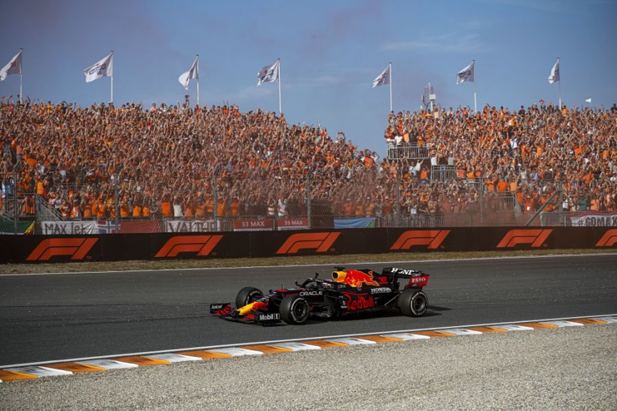 Neppe grindbak in Hans Ernst bocht op Zandvoort