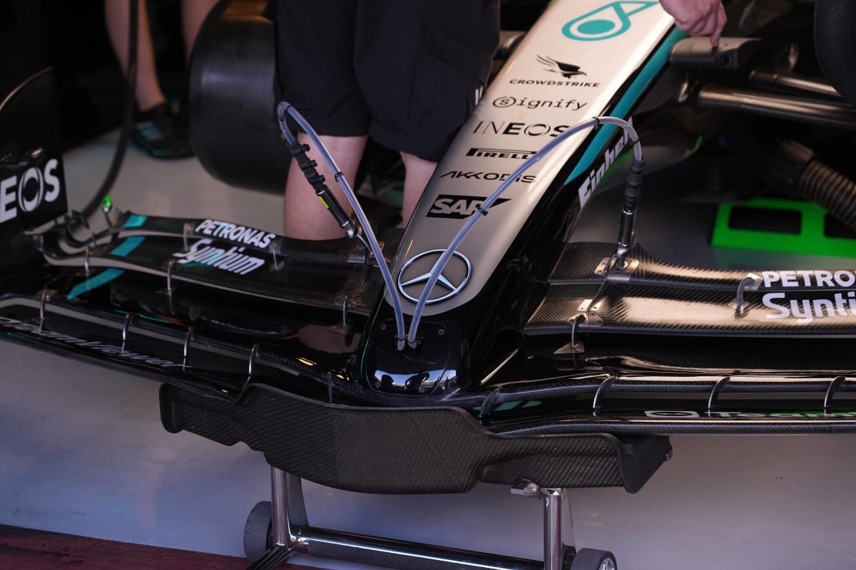 Mercedes, front wing, Abu Dhabi, test, 2025