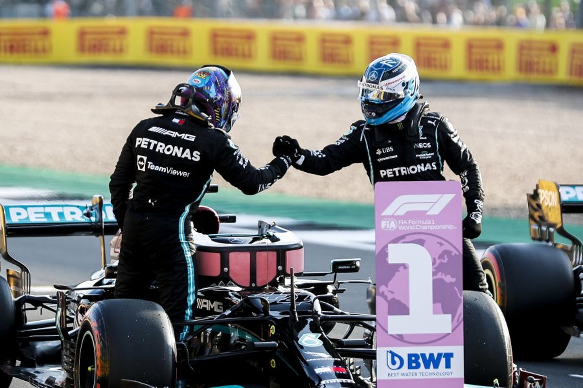 Bottas moest schade checken bij Hamilton tijdens Britse GP: 'Valtteri, je kunt naast hem rijden'
