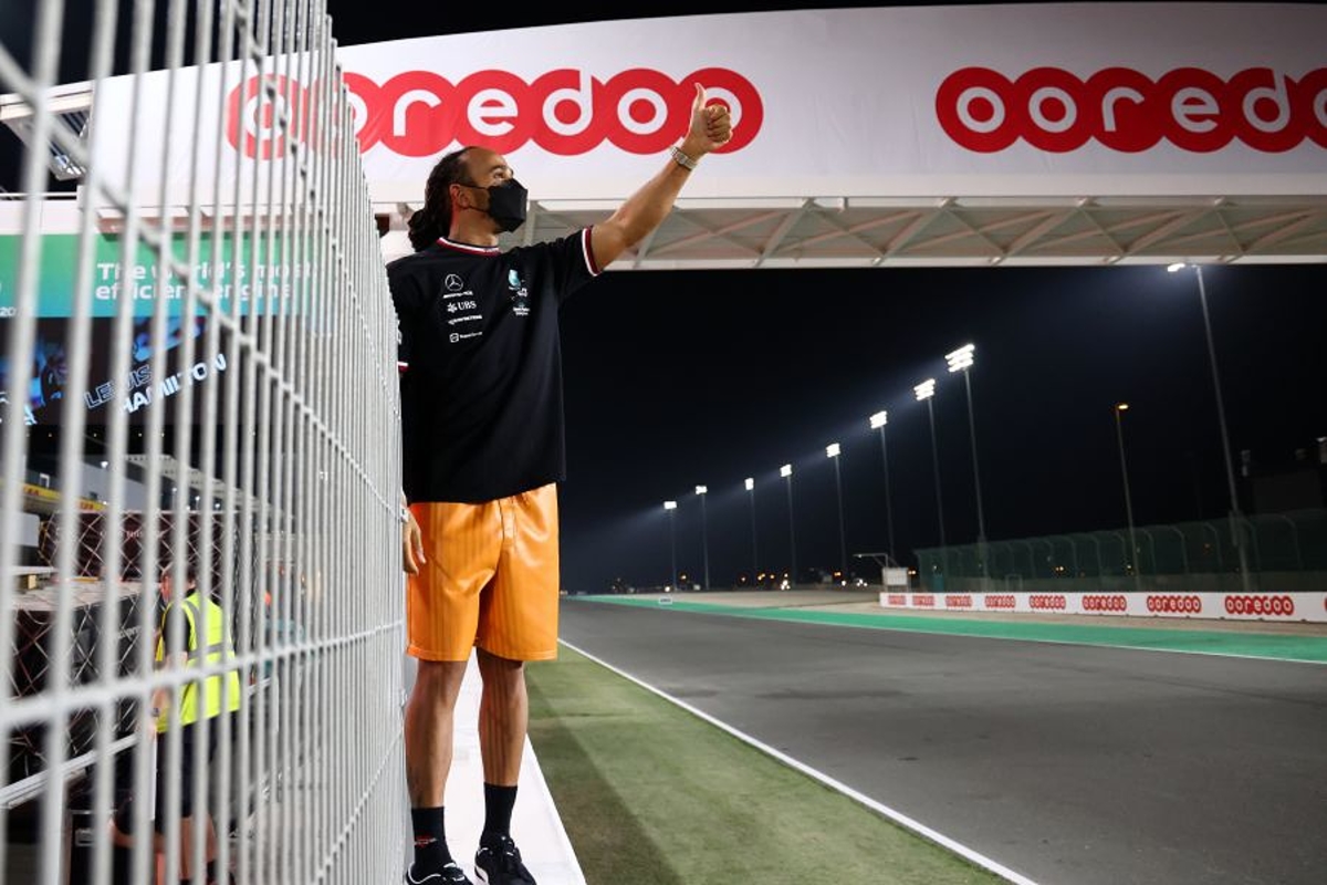 Vraagtekens overheersen bij Hamilton: "Kunnen alleen gokken naar de baan"