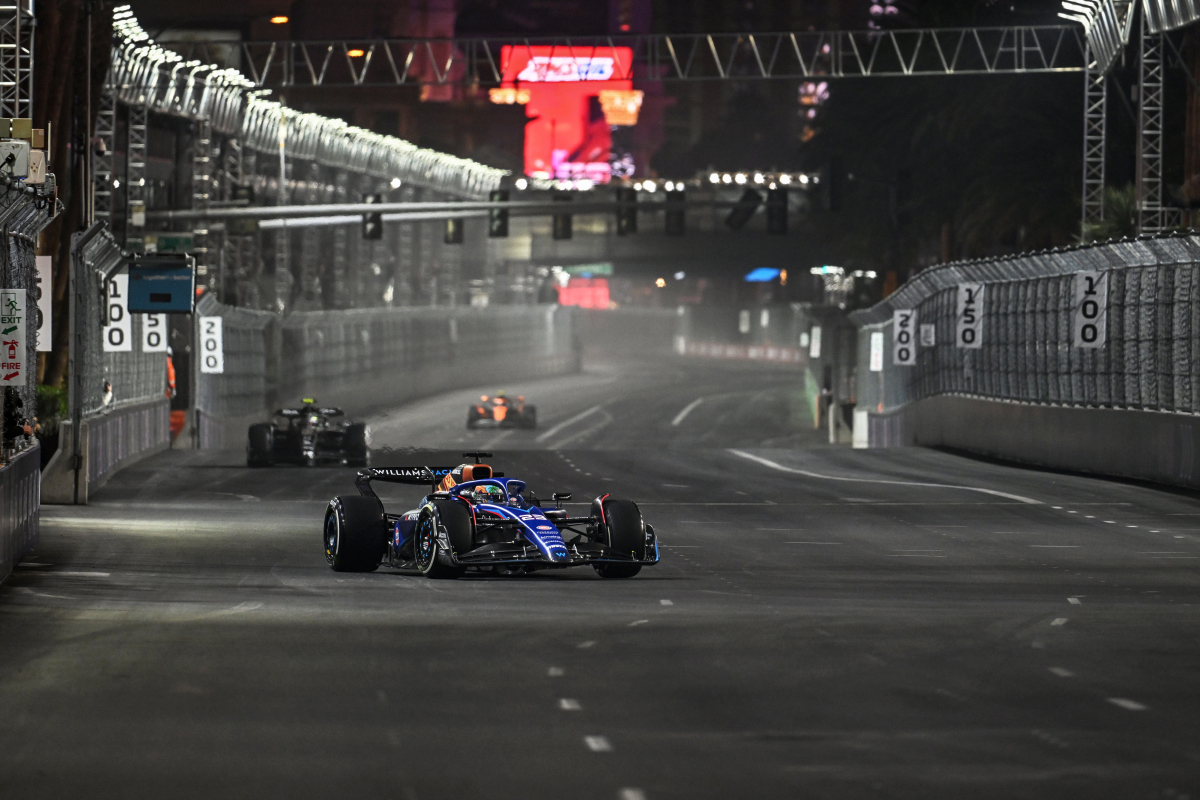 Albon loses WHEEL to cause late red flag in Las Vegas Grand Prix FP3