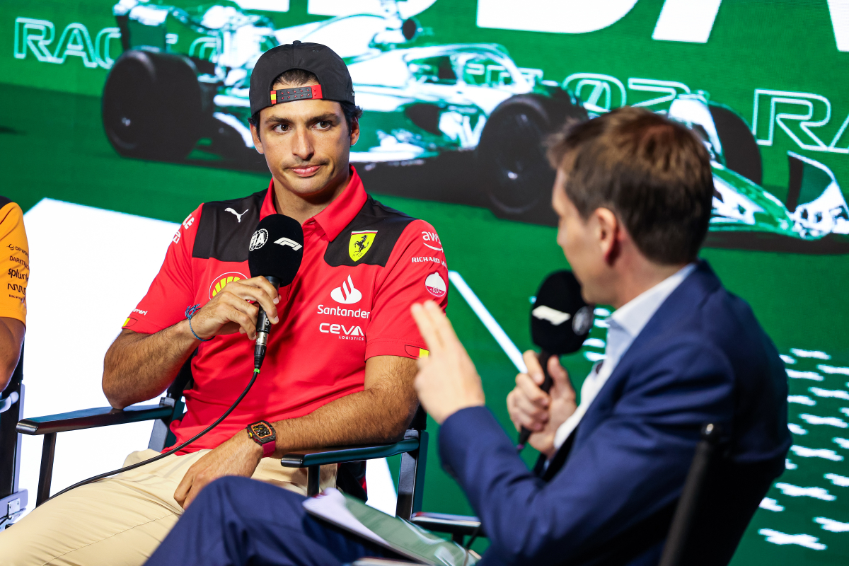 Sainz deelt de complimenten uit: "Red Bull verdient het succes"