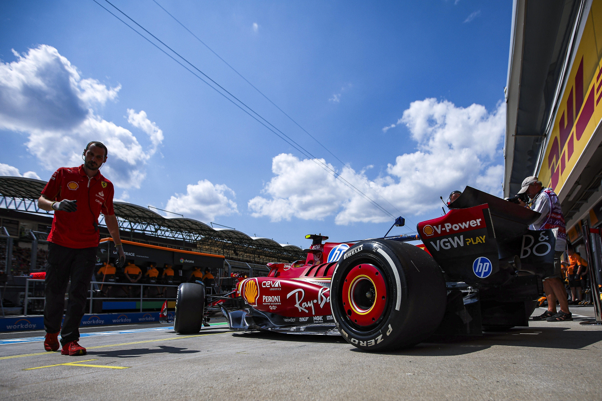 Sainz en Ferrari sterk in eerste vrije training Hongarije, Verstappen tweede