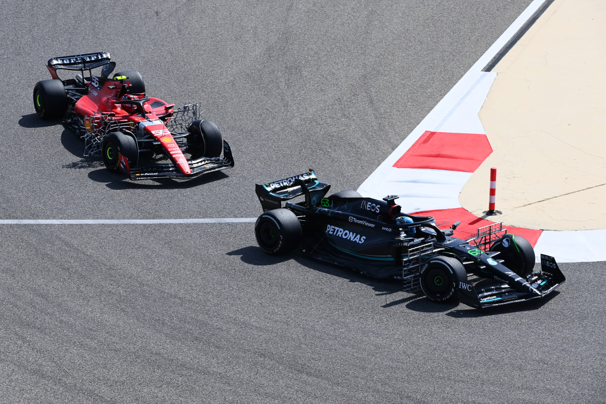 Carlos Sainz y Ferrari sufren con la marsopa y una abolladura en el SF-23